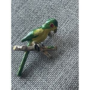 Vintage Enamel Parrot Green Conure Brooch Pin Rhinestone Eye Bird Made In Tawain